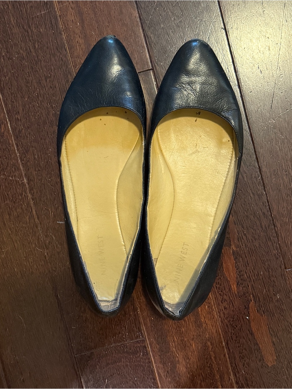Nine West Women's Black Leather Pointed-Toe Flats